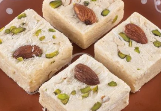 Picture of Godavari Vantillu Soan Papdi - 500 GM