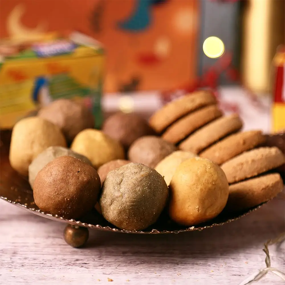 Picture of Isha Life Wholesome Multigrain Treats. A health-friendly gifting combo of Jiva Sakti, Multigrain Cookies and Ragi Cookies.